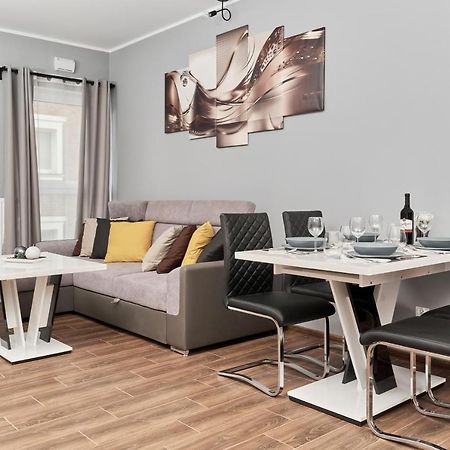 Apartments Wroclaw Jana Pawla II With Free Parking Wroclaw By Noclegi Renters Eksteriør bilde