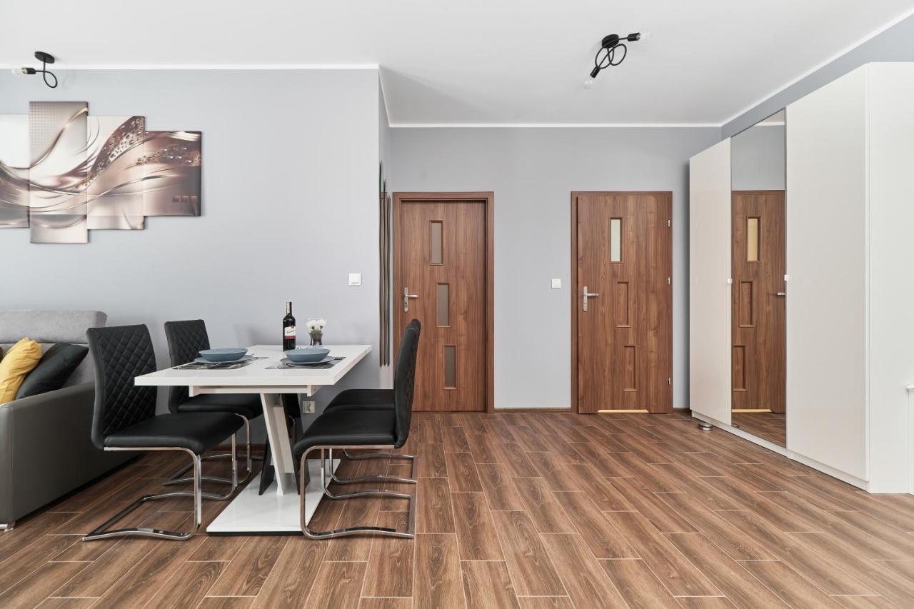 Apartments Wroclaw Jana Pawla II With Free Parking Wroclaw By Noclegi Renters Eksteriør bilde